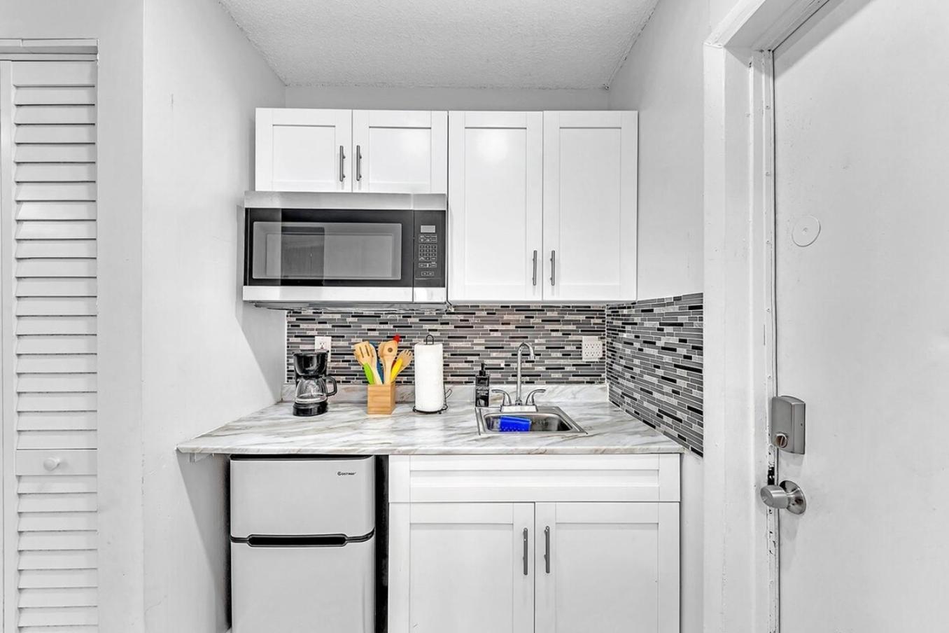 New 2 Bed Studio Close To Beach & Casino Ha04 Холивуд Екстериор снимка